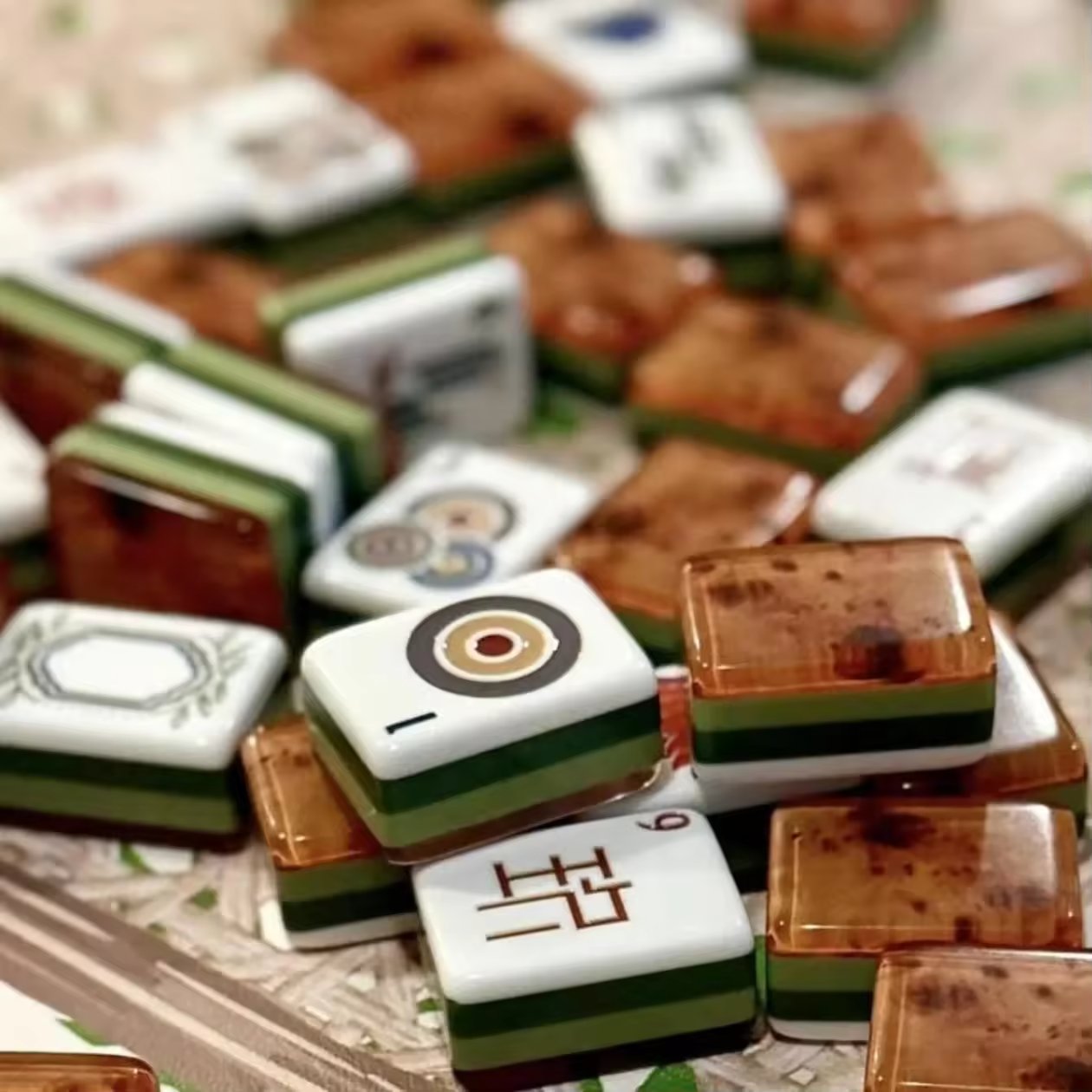 Classic Heritage Burlwood Mahjong Set