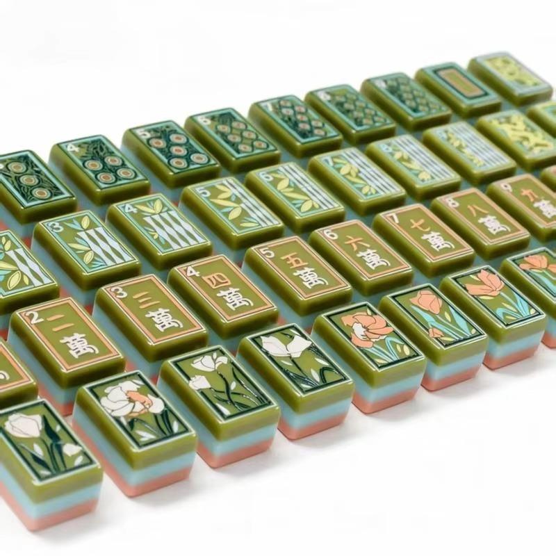 Botanical Green Mahjong Set detail view 2