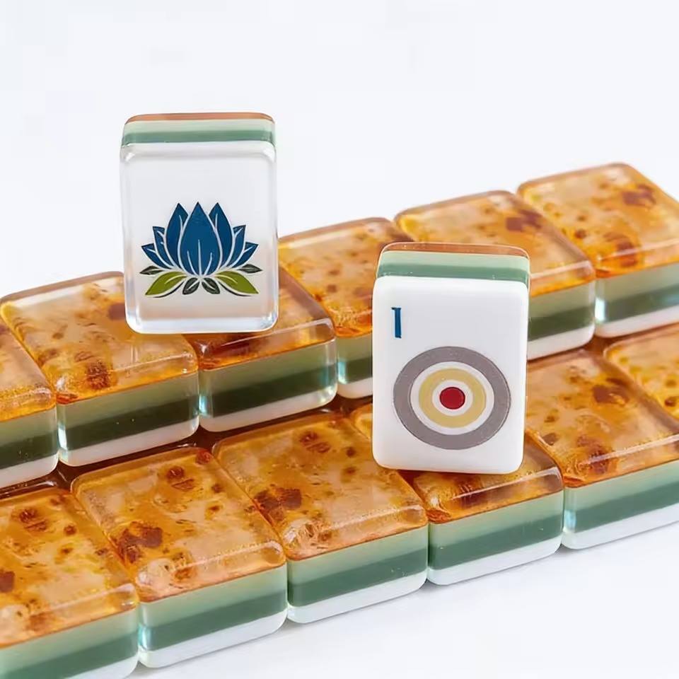 Burlwood Mahjong Set detail view 3