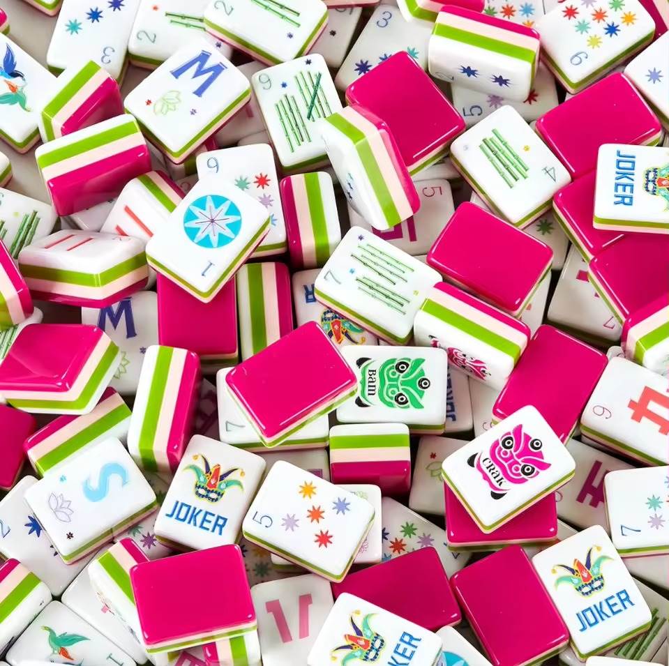 Carnival Mahjong Set detail view 1