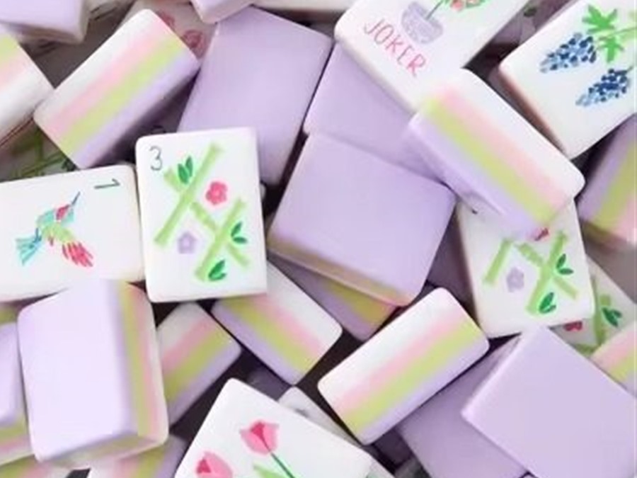 Lavender Mahjong Set detail view 2
