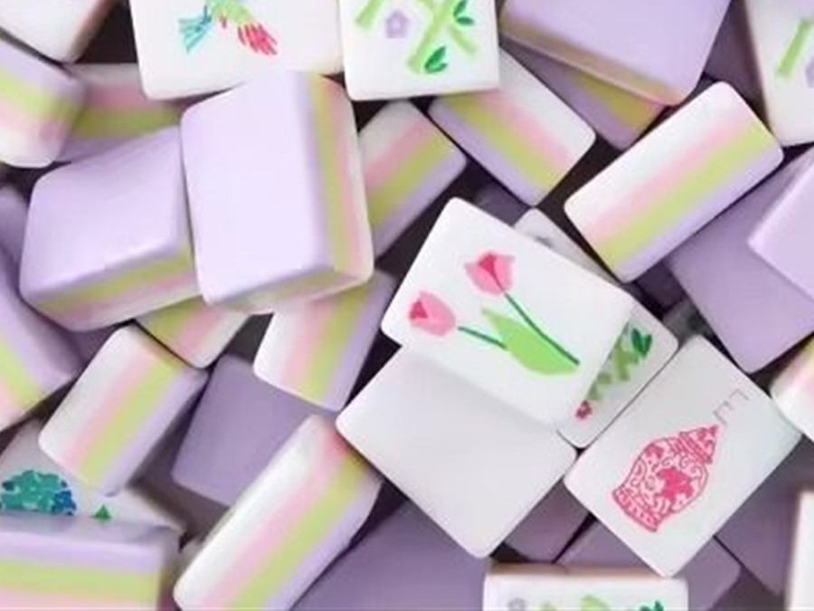 Lavender Mahjong Set detail view 3