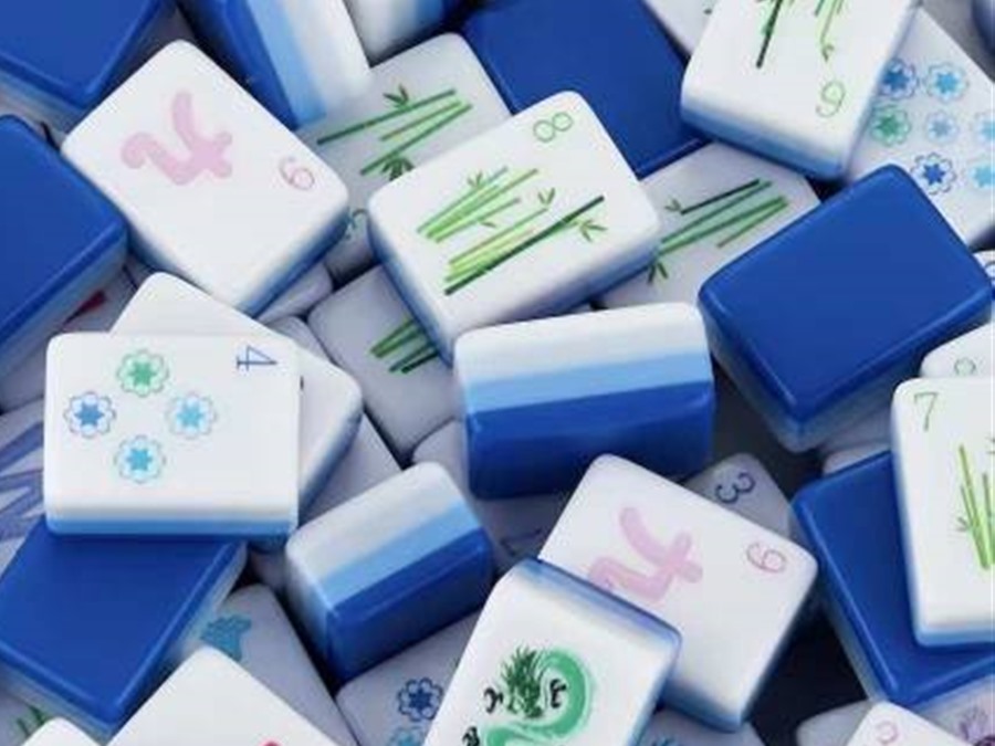 Luxury Acrylic Mahjong Set detail view 2