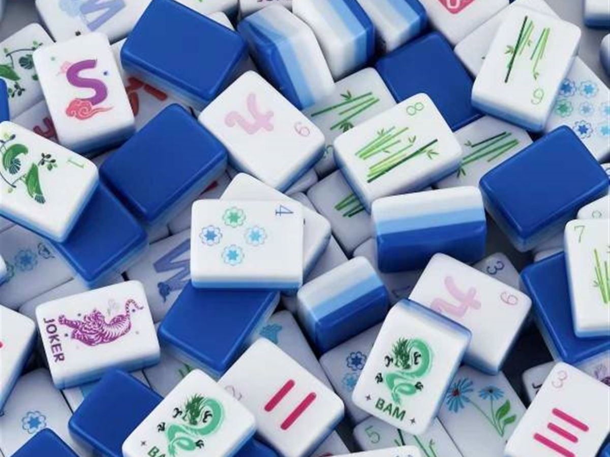 Luxury royal blue acrylic Mahjong set
