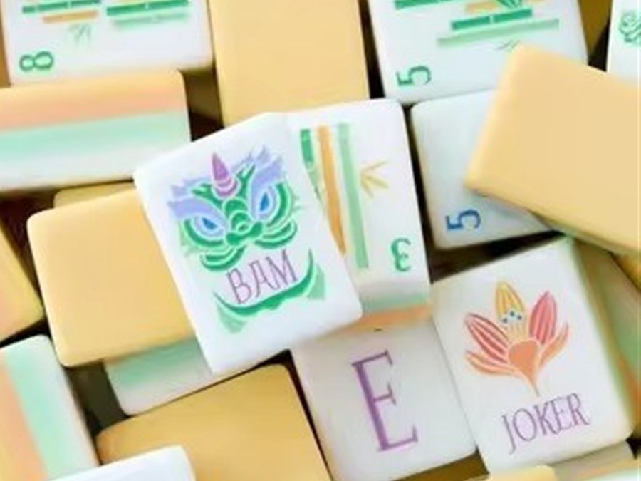 Pastel Yellow Mahjong Set detail view 2